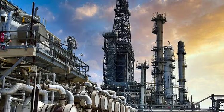 54354354354 Phillips 66 Co. has entered into a definitive agreement to acquire the remaining 50% interest in WRB Refining LP from partner Cenovus Energy Inc. for $1.4 billion in cash, ending a nearly 20-year joint venture between the companies. Upon scheduled close of the transaction later this year, Phillips 66 will take full ownership of the 345,000-b/d Wood River refinery in Roxana, Ill., and the 149,000-b/d Borger refinery in Borger, Tex., both of which Phillips 66 has operated since the WRB Refining JV’s formation in 2007. Mark Lashier, Phillips 66’s chairman and chief executive officer, said full ownership will improve integration with the company’s broader value chain and generate about $50 million in annual synergies. He also noted the potential for future low-cost, high-return projects tied to the assets. Cenovus’s divestment of interest in the refineries comes as part of the company’s strategy of owning and operating the assets that are core to its business, according to Jon McKenzie, Cenovus’s president and chief executive officer. “After the sale of WRB, our downstream business will be more focused, comprised of assets we control, which provide physical integration and egress for our leading upstream heavy oil business,” McKenzie said. Located in the US Midwest refining hub near St. Louis, Wood River is one of the largest refineries in the region. Equipped with units for coking, hydrocracking, and hydrotreating, the refinery can run a high percentage of heavy Canadian crude. A more complex inland refinery that processes a range of crudes—including domestic light sweet and Western Canadian blends—Borger serves markets across West Texas, New Mexico, and the US Southwest. The site features key units for fluid catalytic cracking, delayed coking, and alkylation. Together, the two refineries will increase Phillips 66’s overall nameplate refining capacity by about 250,000 b/d and deepen its presence in inland US markets. Already operated by Phillips 66, both plants are also integrated with the company’s midstream and marketing assets. Strategic implications The proposed transaction comes at a time when many US refiners are reassessing long-term capital allocation, portfolio optimization, and regional integration. Unlike peers that are shedding refining assets or reducing exposure, Phillips 66 has maintained a balanced position between refining, midstream, and chemicals. “This acquisition strengthens our integrated value chain and increases our flexibility in a key region where we have scale and market access,” said Lashier. “By taking full ownership, we expect to capture approximately $50 million/year in operational and commercial synergies.” As of mid-2025, Phillips 66 operates 12 refineries with a combined capacity of over 2.2 million b/d. The WRB acquisition will push total capacity close to 2.5 million b/d, solidifying its position as one of the largest US-based independent refiners. While Phillips 66 continues to invest in lower-carbon initiatives and renewable fuels, its core refining portfolio remains a key earnings contributor. The company has been focusing on optimizing existing assets rather than greenfield expansion, and recent capital has largely gone into yield improvements, reliability, and co-processing upgrades.